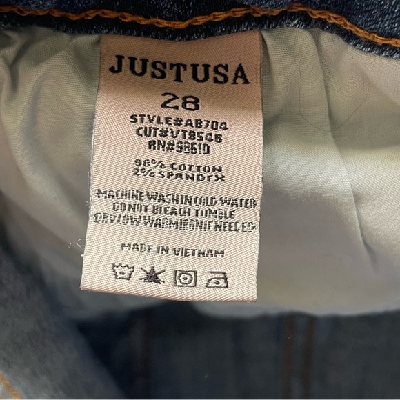 Just Usa Denim Distressed Stretchy Shorts Women’s 28 - Picture 3 of 6